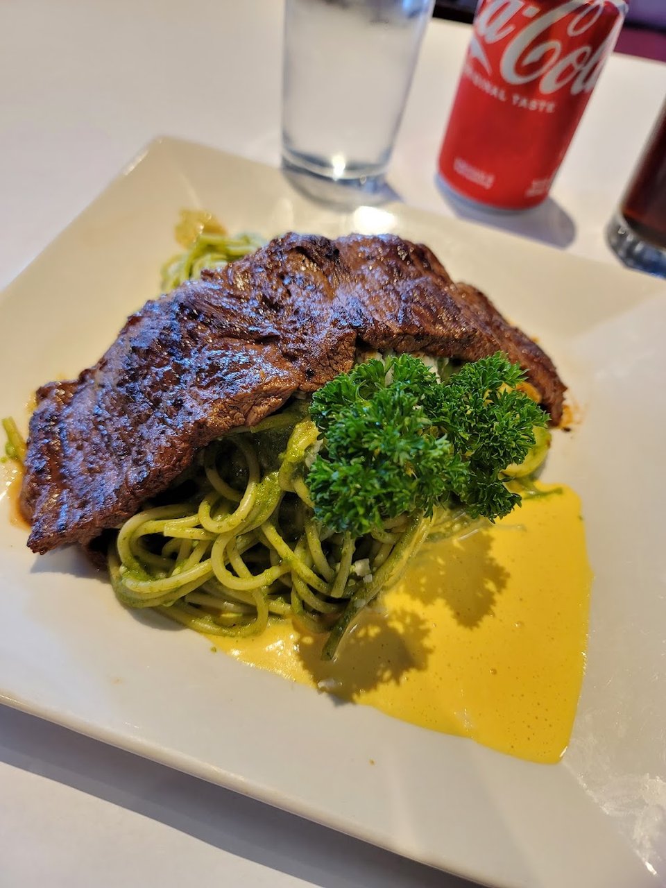 Tallarines Verdes Con Carne